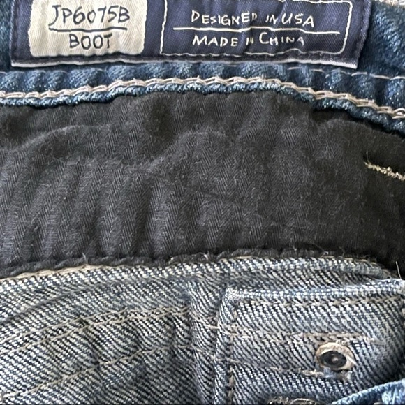 Miss Me Boot Cut Whiskering Factory Faded Low Rise Jeans - Picture 16 of 16